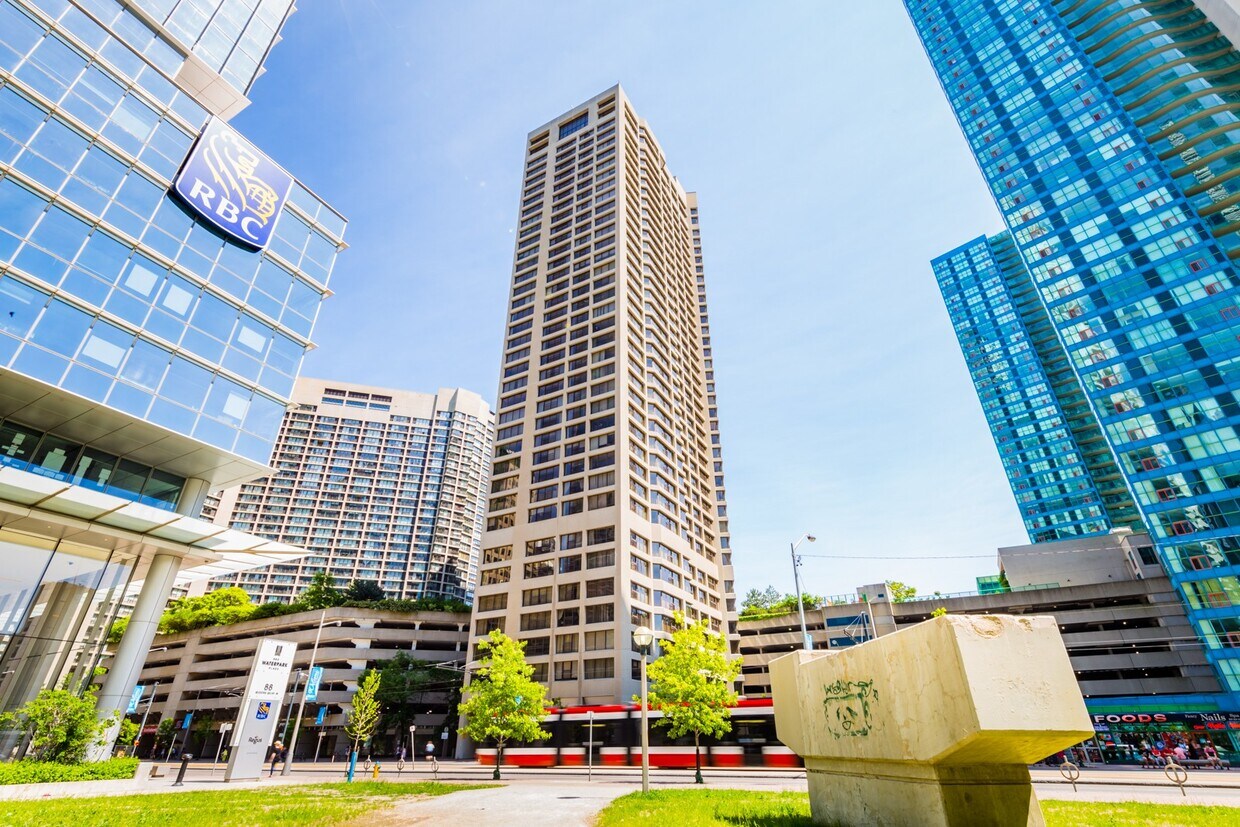 Building Photo - 65-3165 Harbour Square