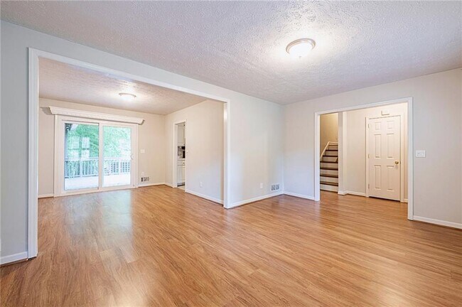 Foto del edificio - 5110 Thistle Rd SE