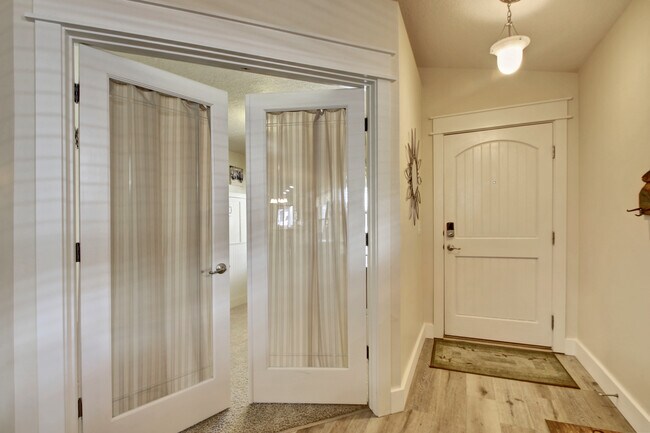 Foto del edificio - 6038 S Rising Sun Way