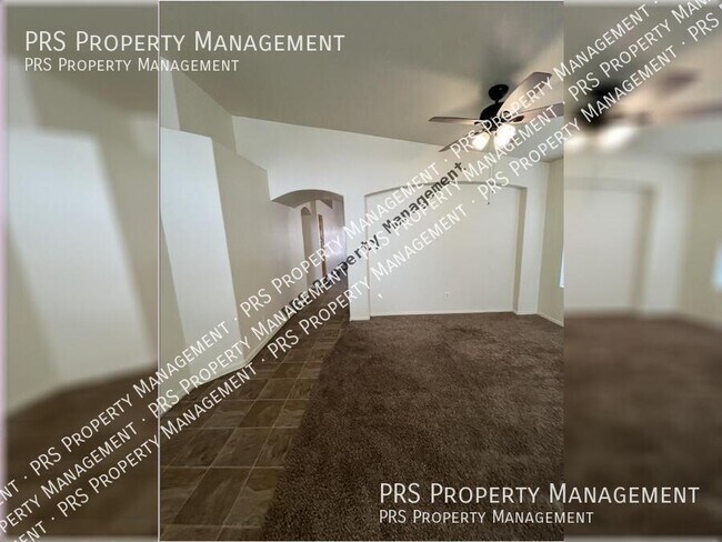 Foto del edificio - 818 W Silver Creek Rd