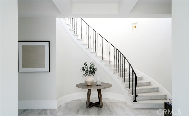 Building Photo - 34 S Sur