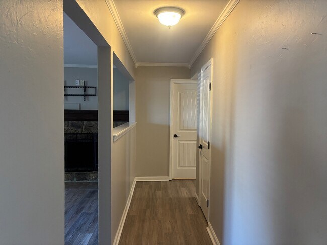 Foto del edificio - 4313 E 68th St