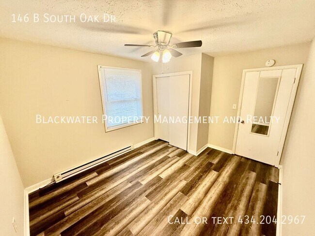 Foto del edificio - 146 S Oak Dr