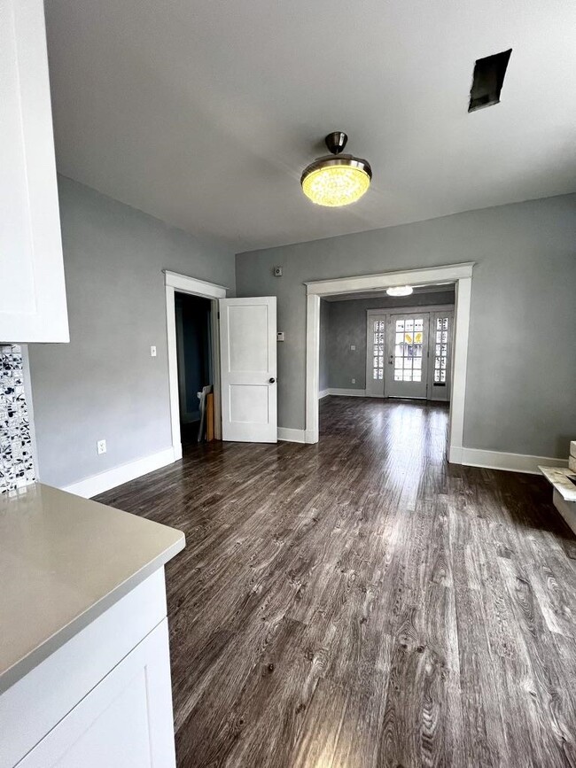 Foto del edificio - 1052 Faxon Ave