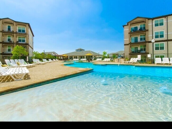 Foto del edificio - 1 Bedroom Townhome in Sachse