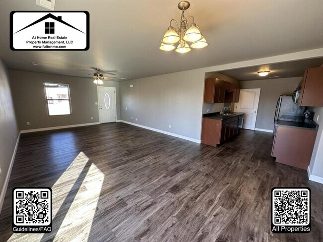 Building Photo - 1306 Preston