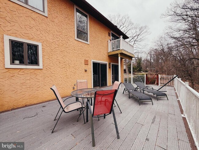 Building Photo - 1317 Mettler Rd