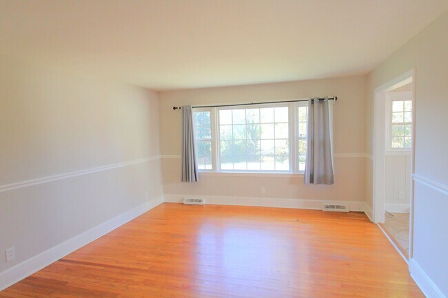 Building Photo - 3 Bedroom Home in South Charlotte