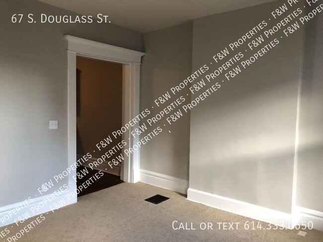 Building Photo - 67 S Douglass St