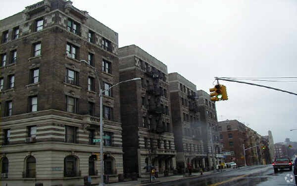 Building Photo - 220 Wadsworth Ave