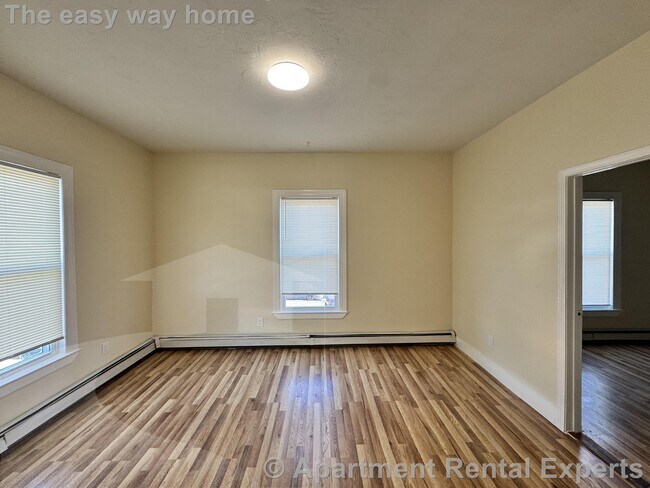 Foto del edificio - 57 Bishop Allen Dr