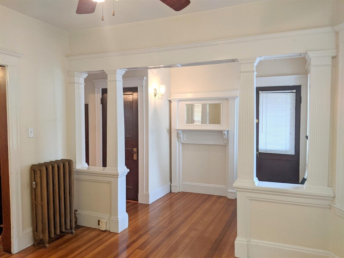 Primary Photo - 19 Leonard St