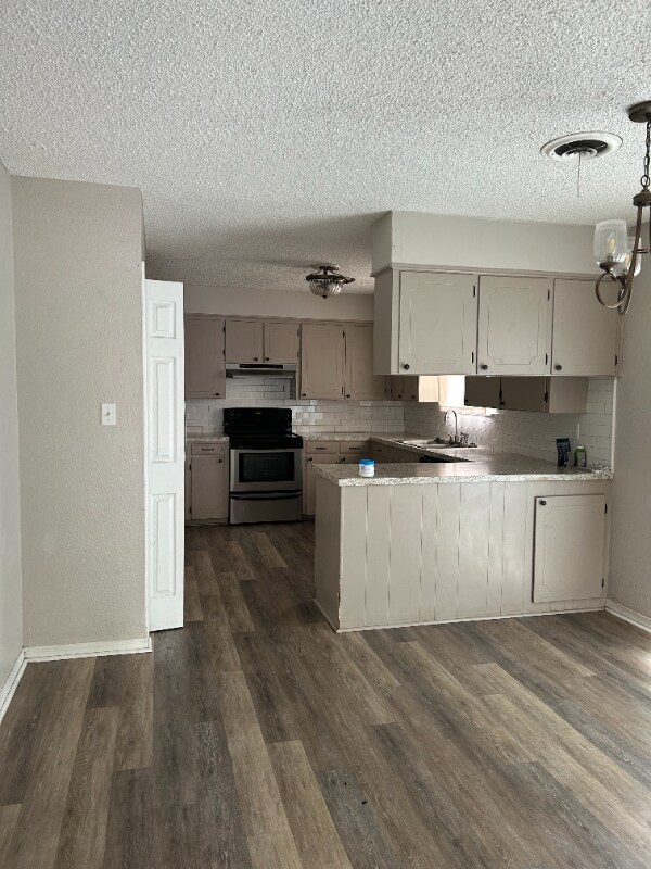 Building Photo - 13900 Hilaro Springs Rd
