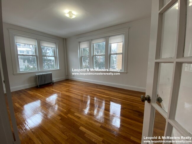 Building Photo - 83 Winchester St