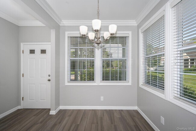 Foto del edificio - 37 Oakridge Cir
