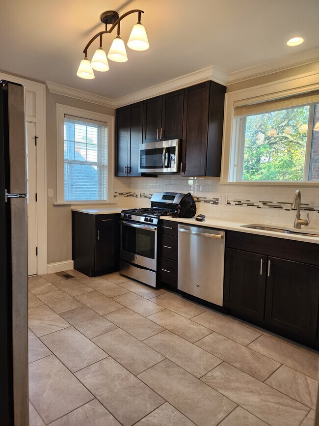 Foto del edificio - 7111 Dartmouth Ave