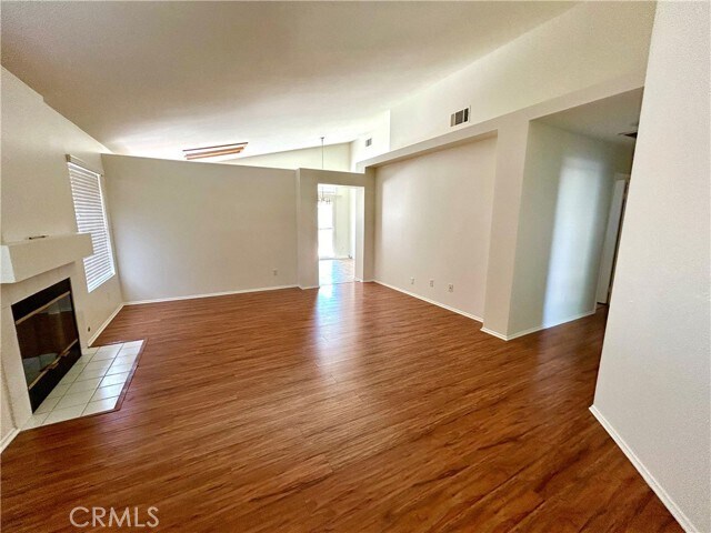 Foto del edificio - 15171 Teakwood St