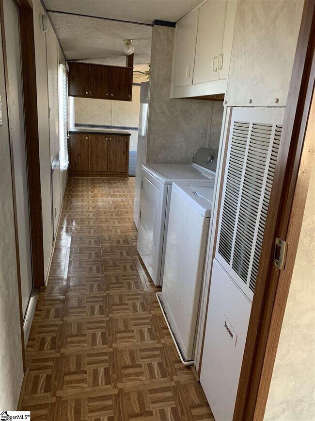 Foto del edificio - 635 Faymor Ln