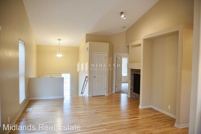Building Photo - 3 br, 3 bath House - 19726 MARINDA ST