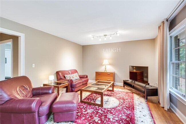 Foto del edificio - 1973 Desmond Dr