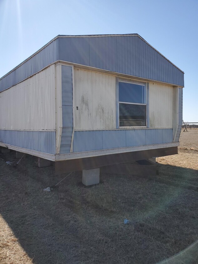 Building Photo - 9448 Sundance Dr
