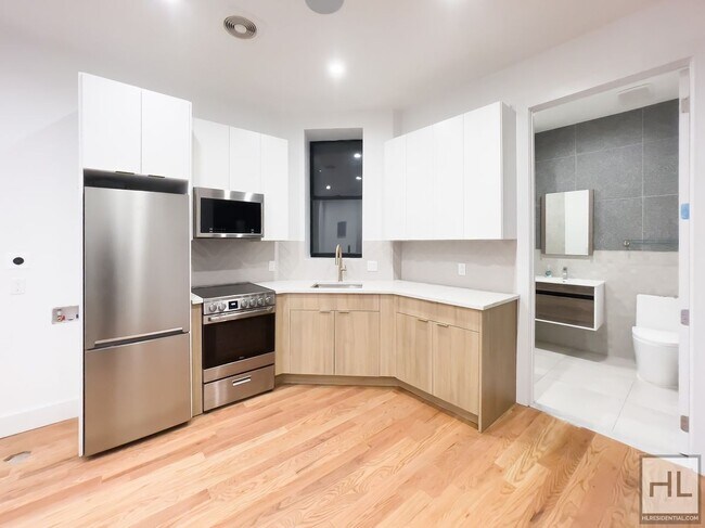 Building Photo - EAST 93 STREET / Upper East Side / Renovat...
