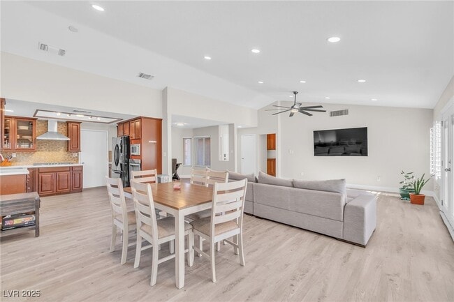 Building Photo - 2312 Fairbourne Way