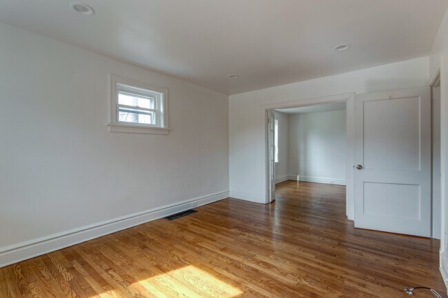 Foto del edificio - 4021 Dover Pl