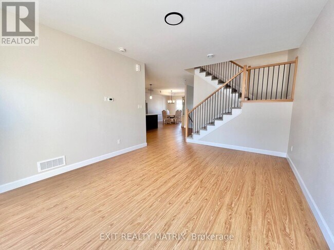 Building Photo - 141 Centenaire St