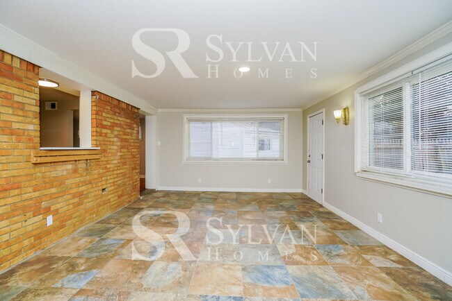 Building Photo - Prepare to fall in love with this 3 bedroo...