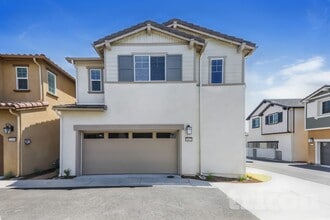Building Photo - 31670 Luther Dr