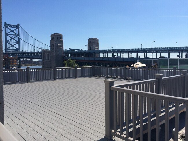 Shared Rooftop - 121 New St
