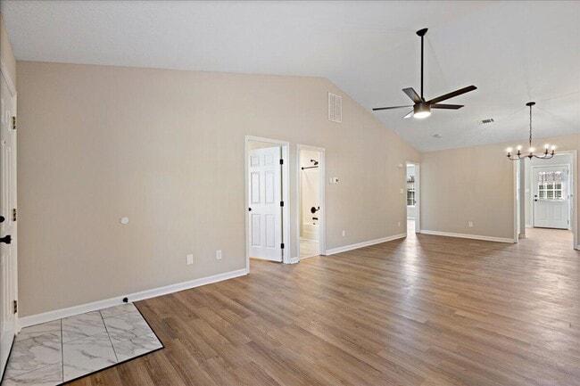 Foto del edificio - 517 Edgecliff Ln