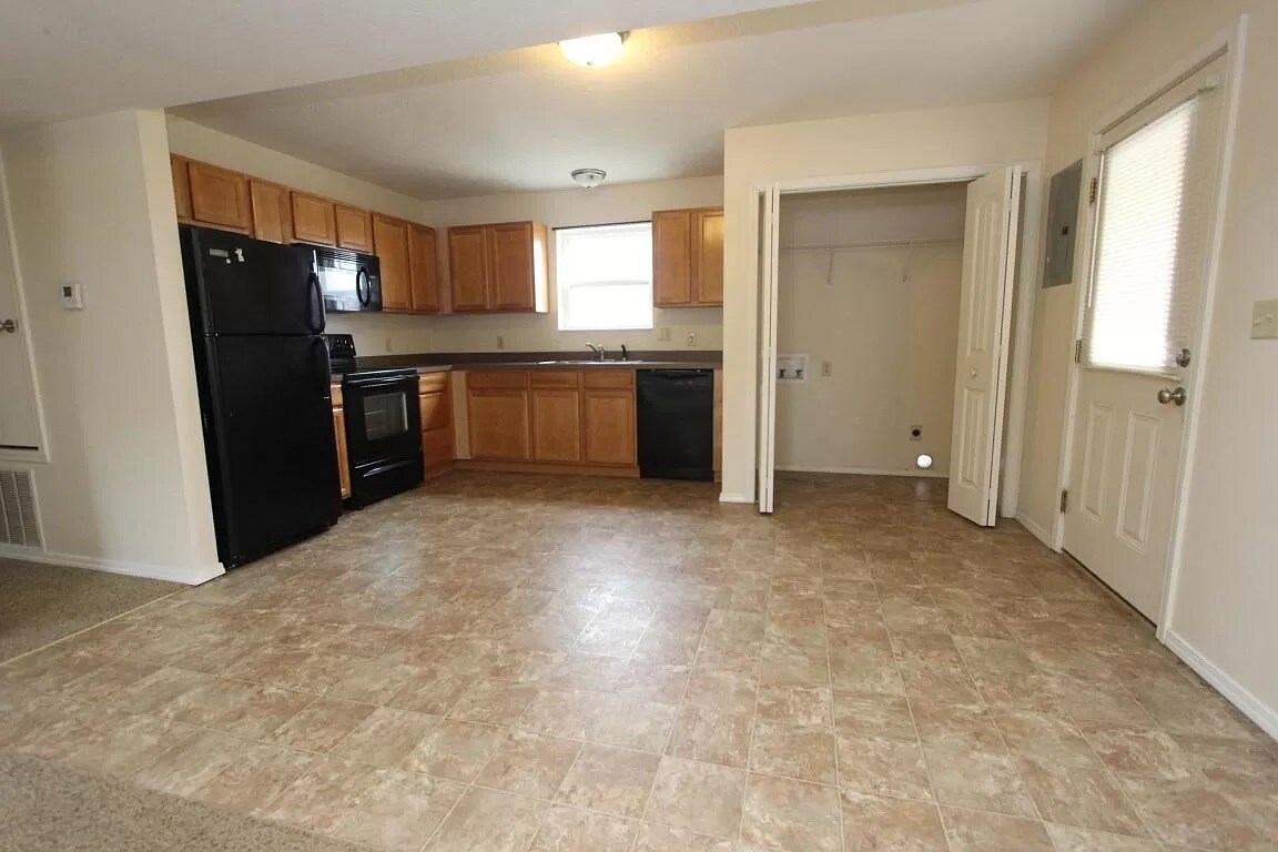 365 Ivyl Davis Rd, Seymour, MO 65746 Townhome Rentals in Seymour MO