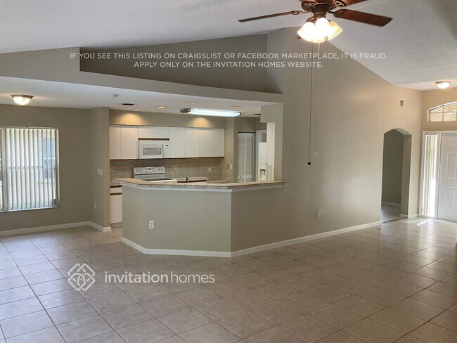 Foto del edificio - 6525 NW 54th Ct