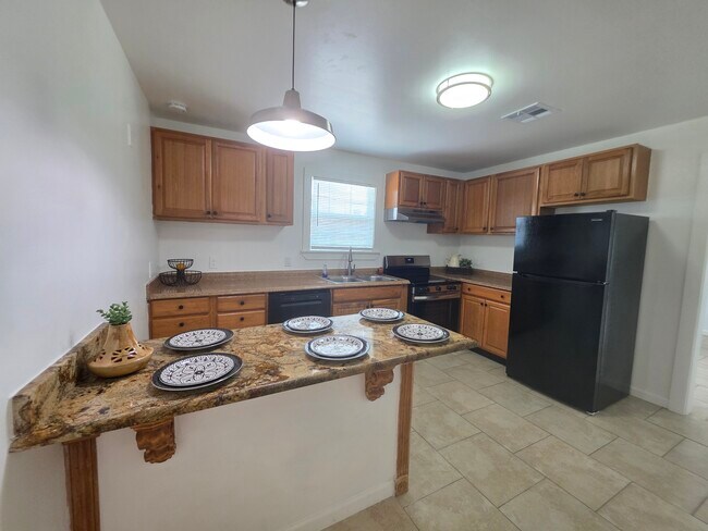 Foto del edificio - 556 Westwood Dr