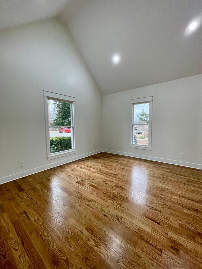 Foto del edificio - 323 50th Ave N