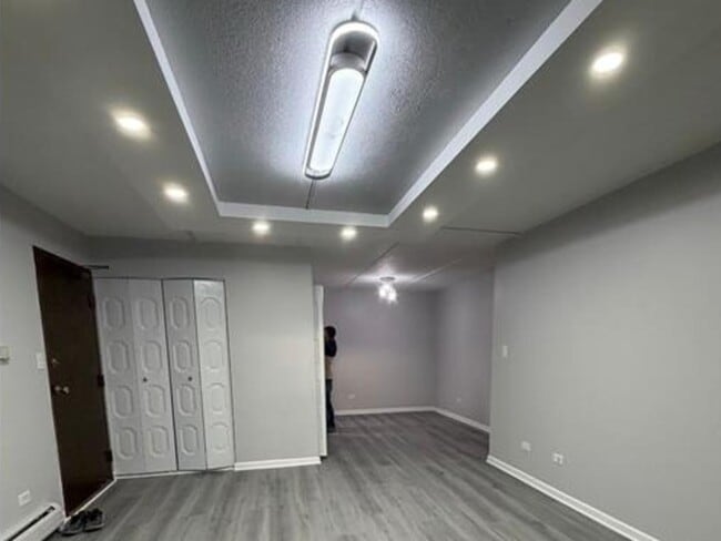 Foto del edificio - 280 Shorewood Dr