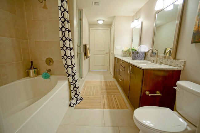 Bathroom - 1600 E Sunrise Blvd