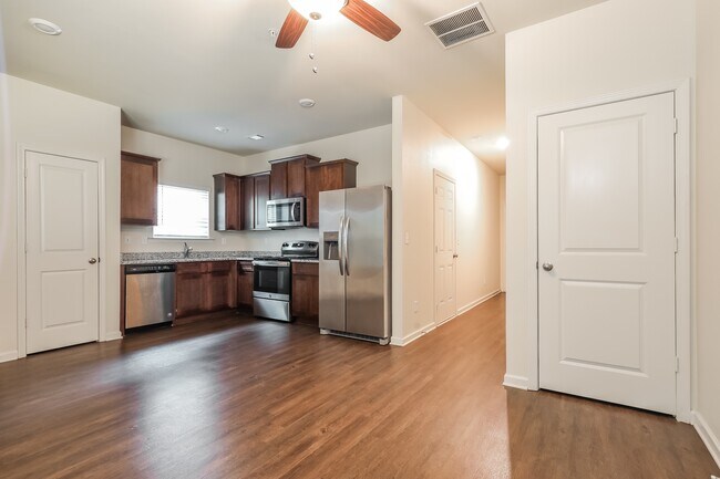Foto del edificio - 201 Highwood Ln