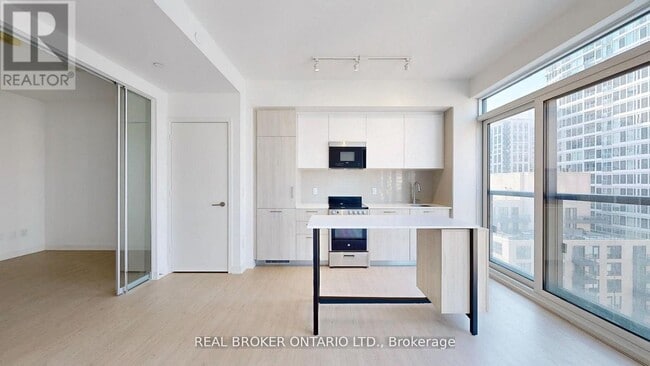 Photo du bâtiment - 65 Mutual St