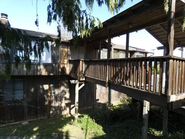 Foto del edificio - 1627 E 5th St