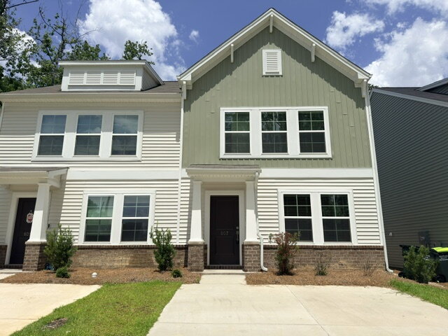 Foto del edificio - Brand-New 3BR Townhome in Lexington | Modern Finishes & Pet Friendly
