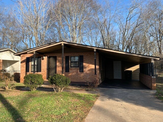 Primary Photo - Adorable House with Carport and Fenced Yard