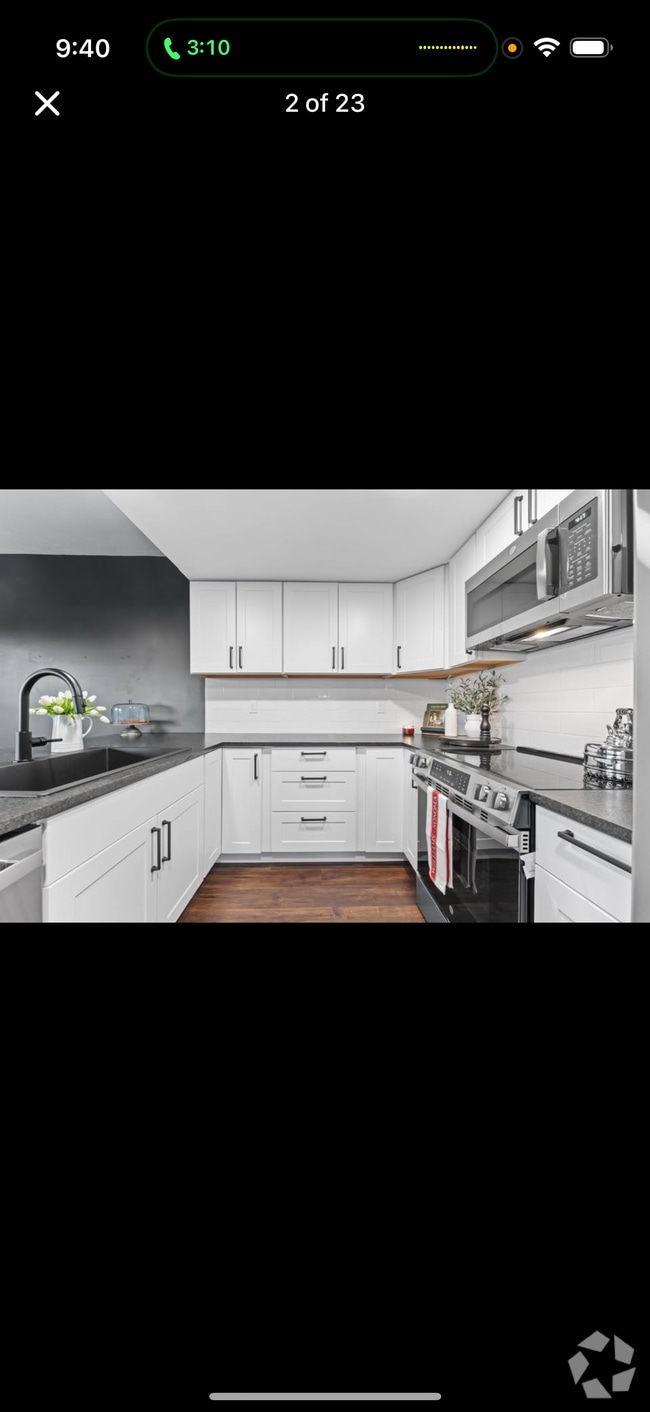 Building Photo - 605 W Crest Dr