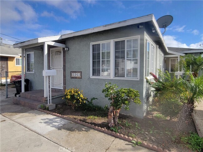 Foto del edificio - 1626 W 204th St