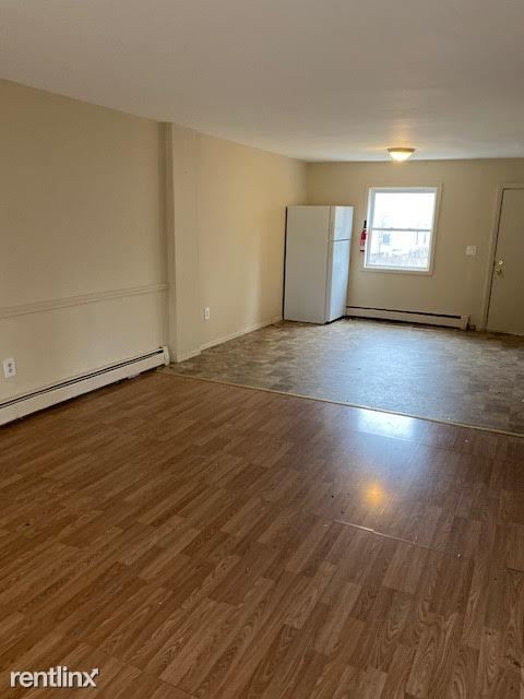 Building Photo - 5 br, 2 bath Townhome - Truman St