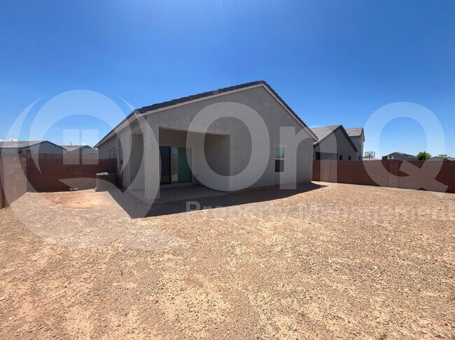 Foto del edificio - 12885 E Russo Dr