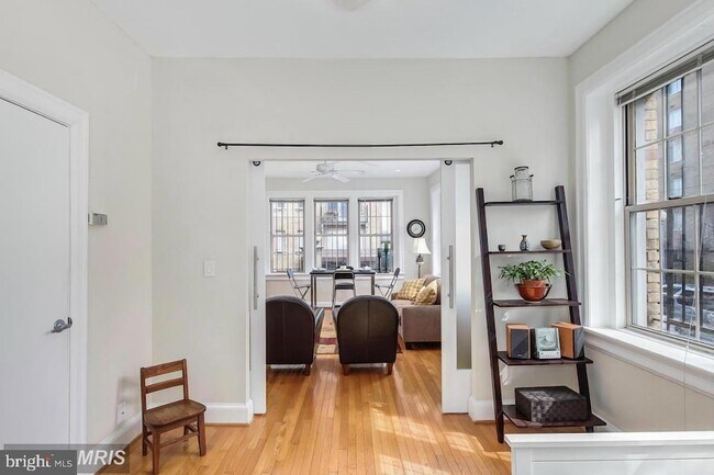 Foto del edificio - 1401 Columbia Rd NW