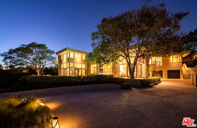Foto del edificio - 1436 Summitridge Dr
